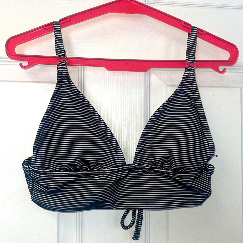 Padded bikini swimsuit top
